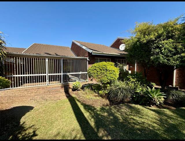 3 BEDROOM TOWNHOUSE FOR SALE IN SCOTTSVILLE
